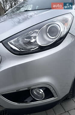 Внедорожник / Кроссовер Hyundai ix35 2011 в 