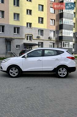 Внедорожник / Кроссовер Hyundai ix35 2013 в 