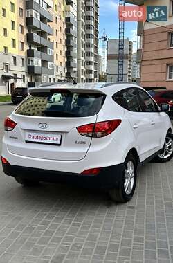 Внедорожник / Кроссовер Hyundai ix35 2013 в 