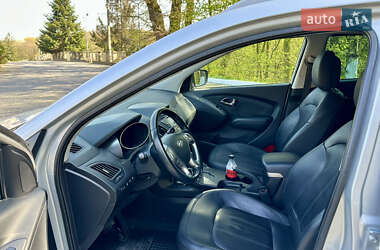 Внедорожник / Кроссовер Hyundai ix35 2010 в 