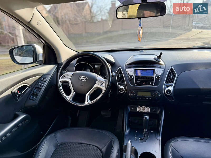 Внедорожник / Кроссовер Hyundai ix35 2012 в Черновцах