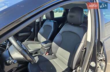 Внедорожник / Кроссовер Hyundai ix35 2011 в 
