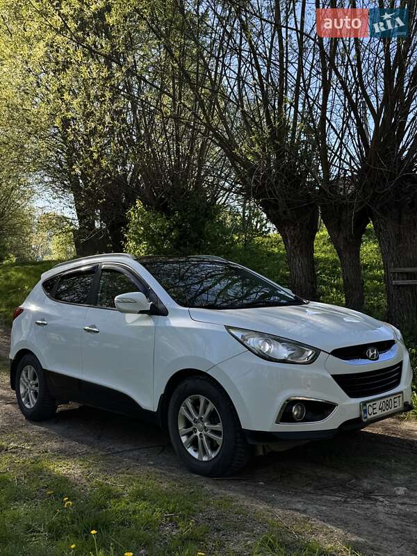 Внедорожник / Кроссовер Hyundai ix35 2010 в 