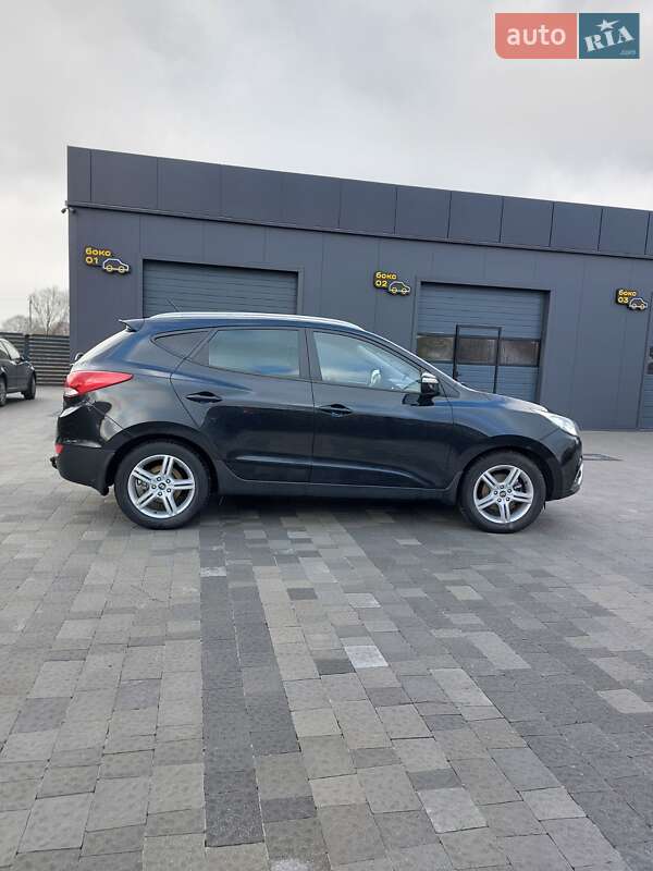 Позашляховик / Кросовер Hyundai ix35 2010 в Кам'янці-Бузькій