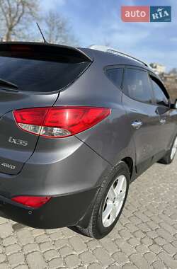 Внедорожник / Кроссовер Hyundai ix35 2011 в 