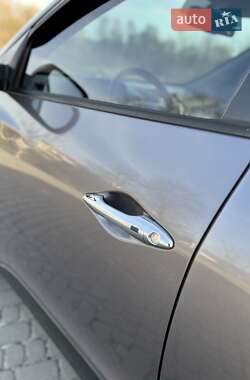Внедорожник / Кроссовер Hyundai ix35 2011 в 