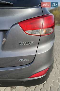 Внедорожник / Кроссовер Hyundai ix35 2011 в 