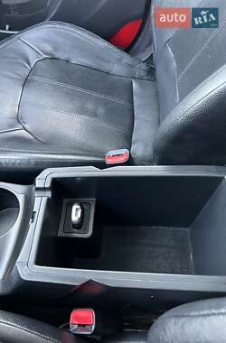 Внедорожник / Кроссовер Hyundai ix35 2011 в 
