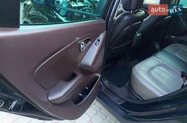 Внедорожник / Кроссовер Hyundai ix35 2010 в 
