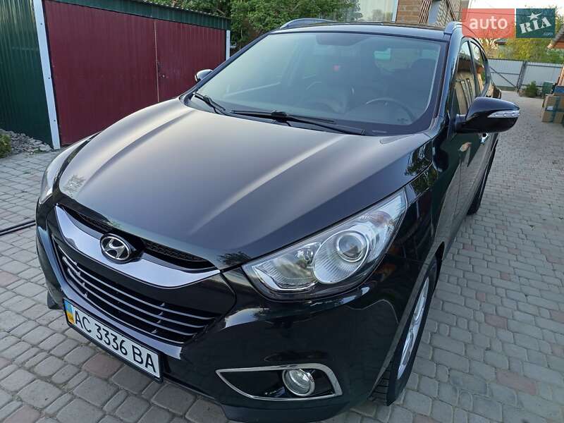 Внедорожник / Кроссовер Hyundai ix35 2010 в 