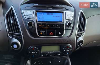 Внедорожник / Кроссовер Hyundai ix35 2010 в 
