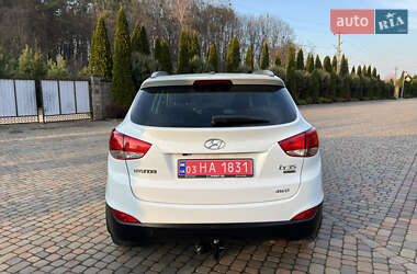 Позашляховик / Кросовер Hyundai ix35 2011 в 