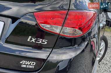 Позашляховик / Кросовер Hyundai ix35 2011 в 