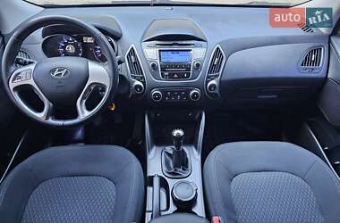 Позашляховик / Кросовер Hyundai ix35 2012 в 