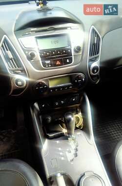 Позашляховик / Кросовер Hyundai ix35 2012 в 