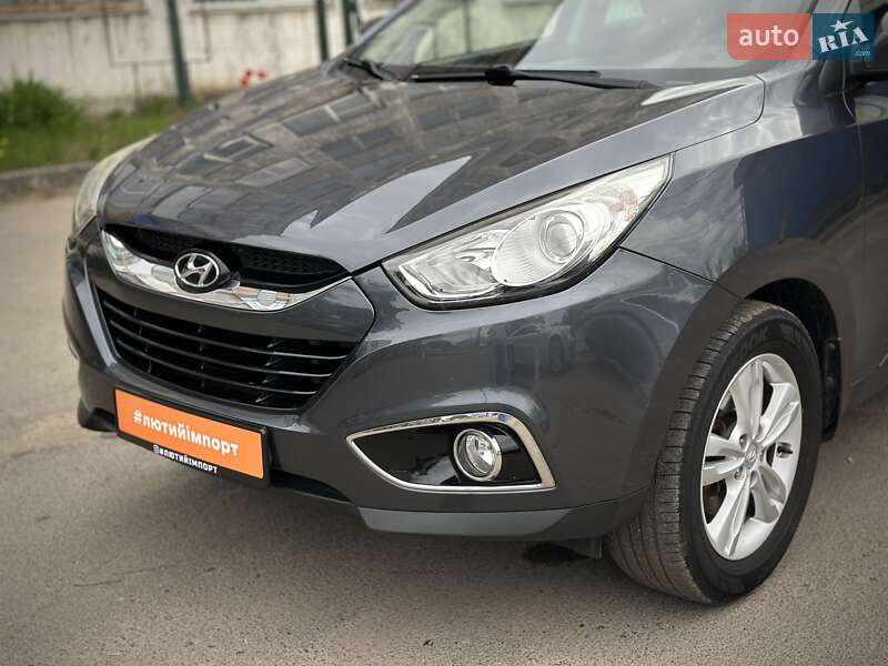 Позашляховик / Кросовер Hyundai ix35 2010 в Сумах