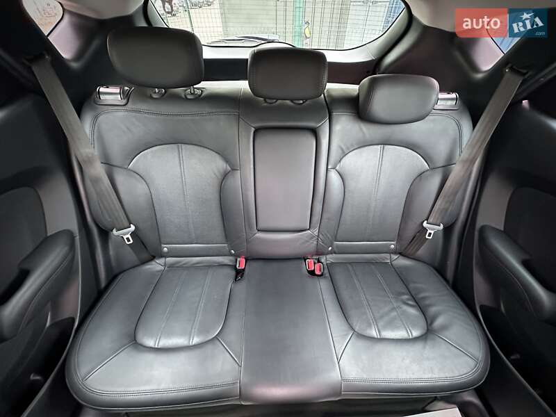 Позашляховик / Кросовер Hyundai ix35 2010 в Сумах