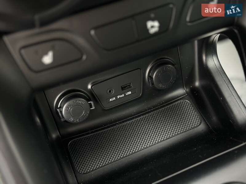 Позашляховик / Кросовер Hyundai ix35 2010 в Сумах