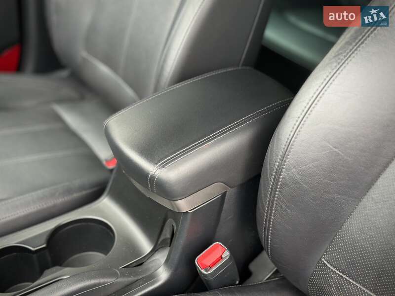 Позашляховик / Кросовер Hyundai ix35 2010 в Сумах