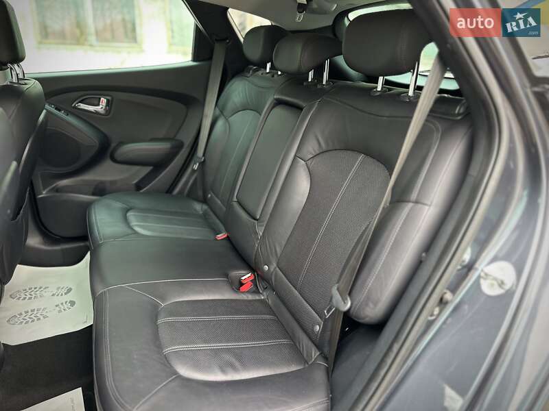 Позашляховик / Кросовер Hyundai ix35 2010 в Сумах