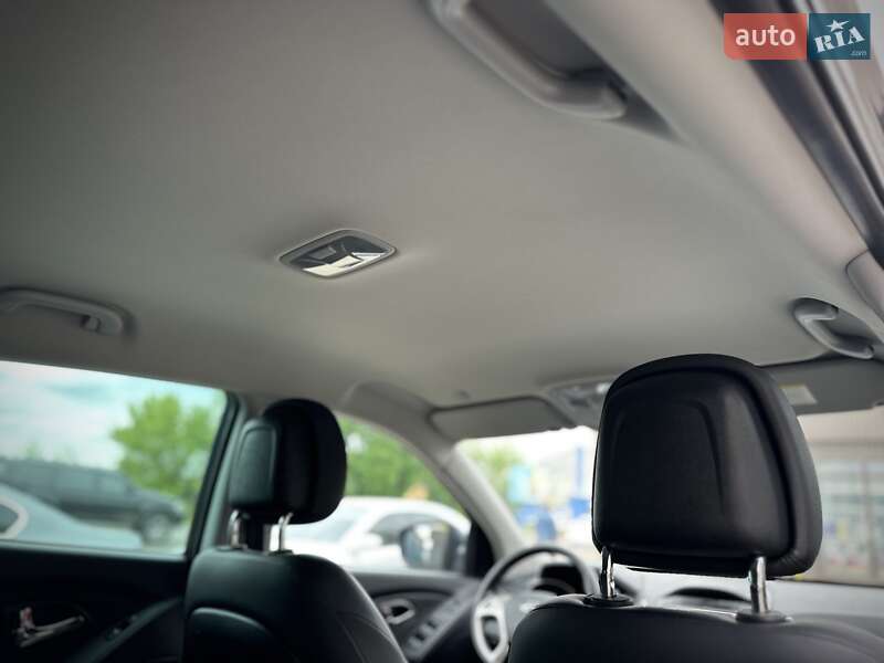 Позашляховик / Кросовер Hyundai ix35 2010 в Сумах