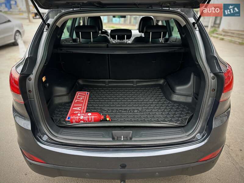 Позашляховик / Кросовер Hyundai ix35 2010 в Сумах