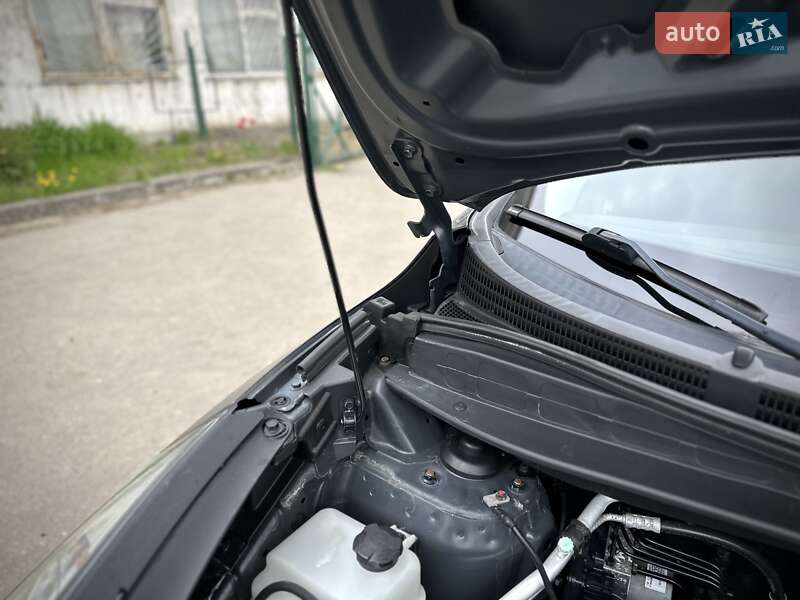 Позашляховик / Кросовер Hyundai ix35 2010 в Сумах