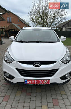 Позашляховик / Кросовер Hyundai ix35 2013 в 