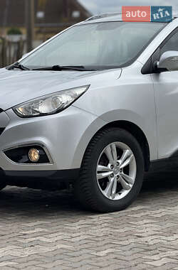 Позашляховик / Кросовер Hyundai ix35 2011 в 