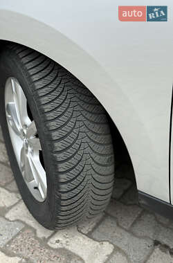 Позашляховик / Кросовер Hyundai ix35 2011 в 