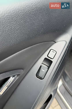 Позашляховик / Кросовер Hyundai ix35 2011 в 
