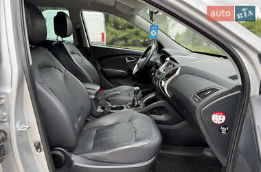 Позашляховик / Кросовер Hyundai ix35 2011 в 
