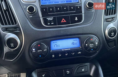 Позашляховик / Кросовер Hyundai ix35 2011 в 