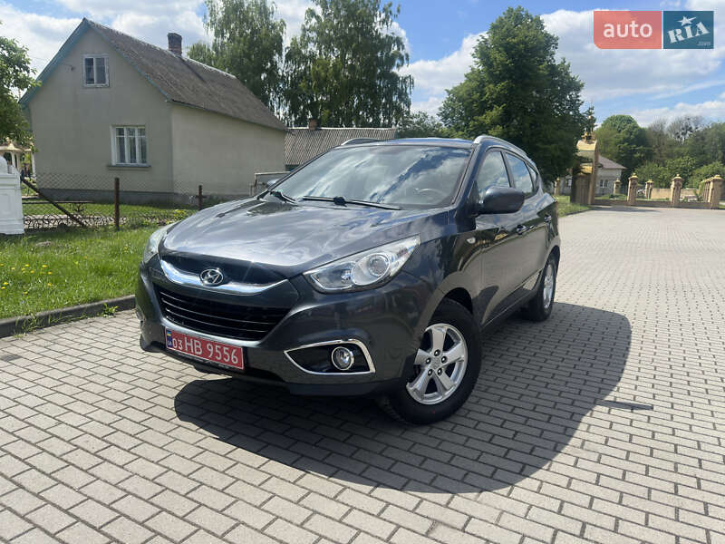 Позашляховик / Кросовер Hyundai ix35 2010 в 