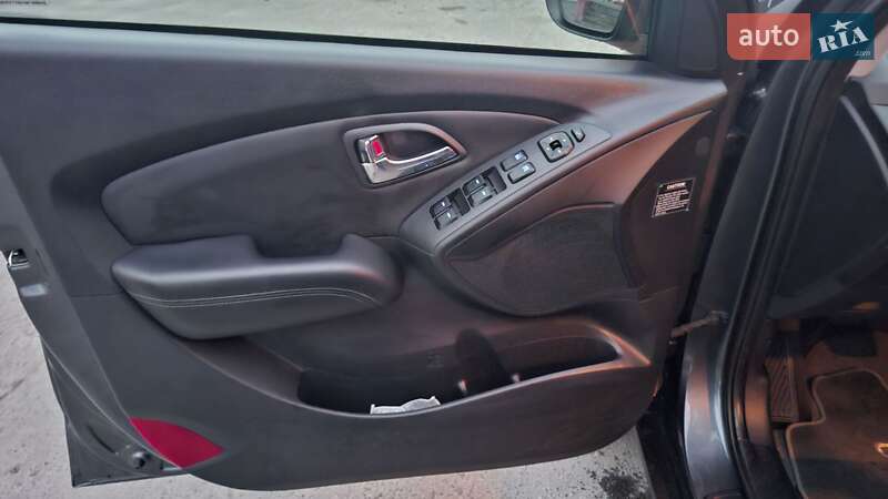 Позашляховик / Кросовер Hyundai ix35 2011 в Радивиліві