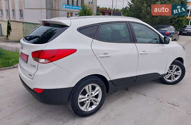 Внедорожник / Кроссовер Hyundai ix35 2012 в 
