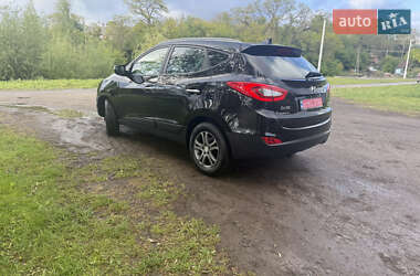 Позашляховик / Кросовер Hyundai ix35 2015 в 