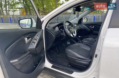 Внедорожник / Кроссовер Hyundai ix35 2013 в 