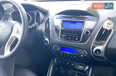 Внедорожник / Кроссовер Hyundai ix35 2013 в 