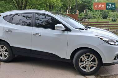 Позашляховик / Кросовер Hyundai ix35 2010 в 