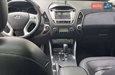 Позашляховик / Кросовер Hyundai ix35 2010 в 