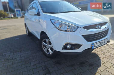 Внедорожник / Кроссовер Hyundai ix35 2010 в 