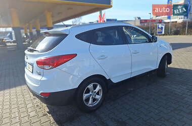 Внедорожник / Кроссовер Hyundai ix35 2010 в 
