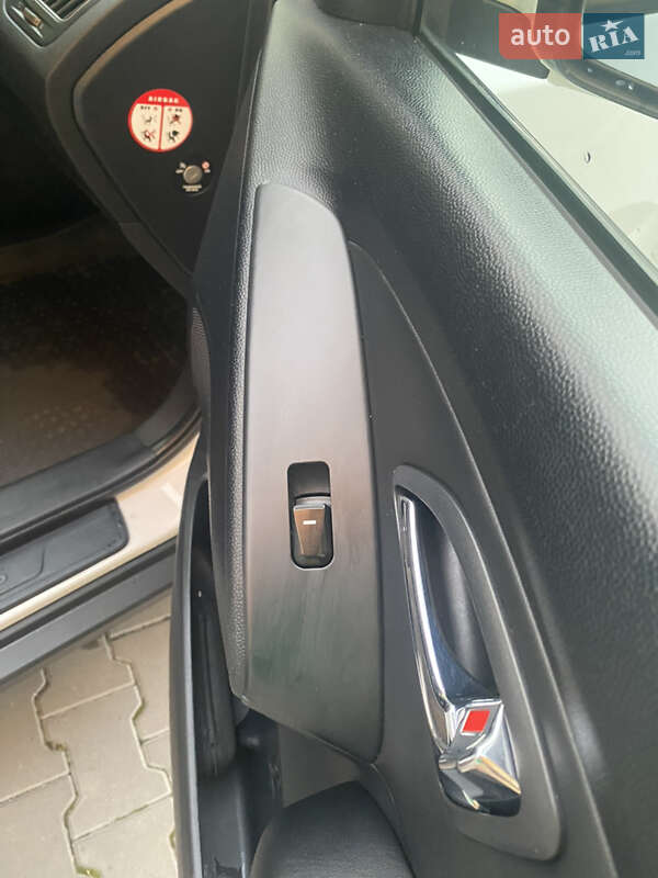 Позашляховик / Кросовер Hyundai ix35 2011 в Луцьку