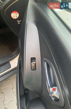 Позашляховик / Кросовер Hyundai ix35 2011 в 