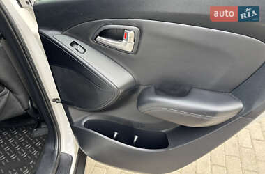 Позашляховик / Кросовер Hyundai ix35 2011 в 