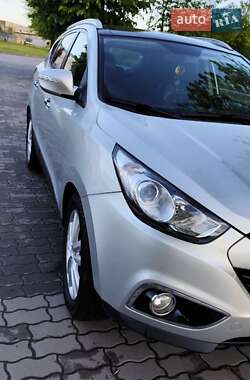 Внедорожник / Кроссовер Hyundai ix35 2010 в 