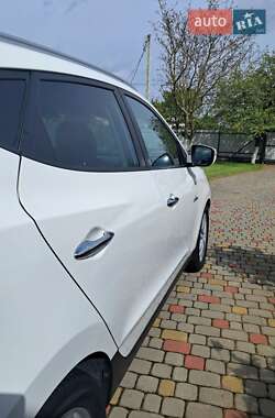 Позашляховик / Кросовер Hyundai ix35 2013 в 