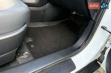 Позашляховик / Кросовер Hyundai ix35 2010 в 