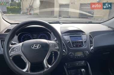 Внедорожник / Кроссовер Hyundai ix35 2011 в 